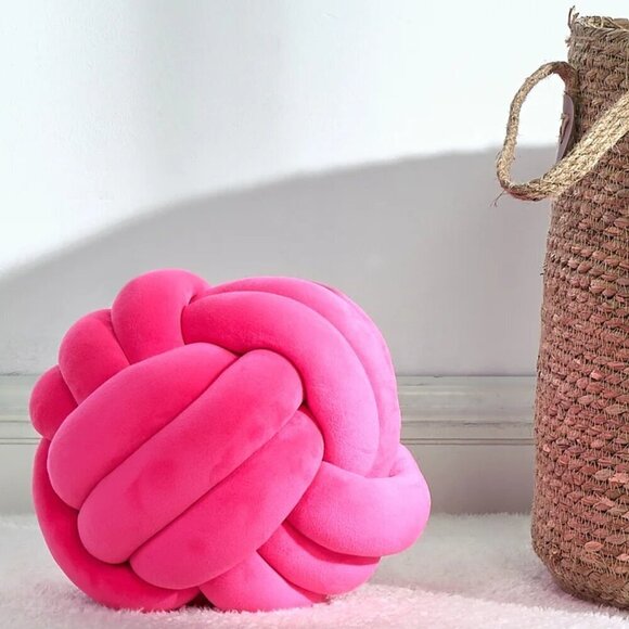 NWT - DreamOn 11" Knot Pillow in Pink - Picture 1 of 3